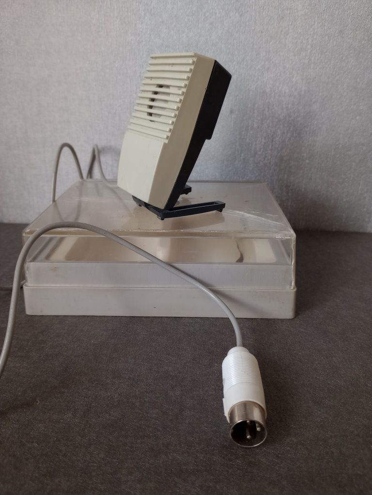 Stary mikrofon. Retro PRL