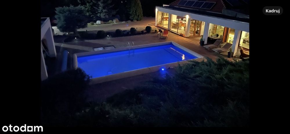 Nowoczesny dom z basenem