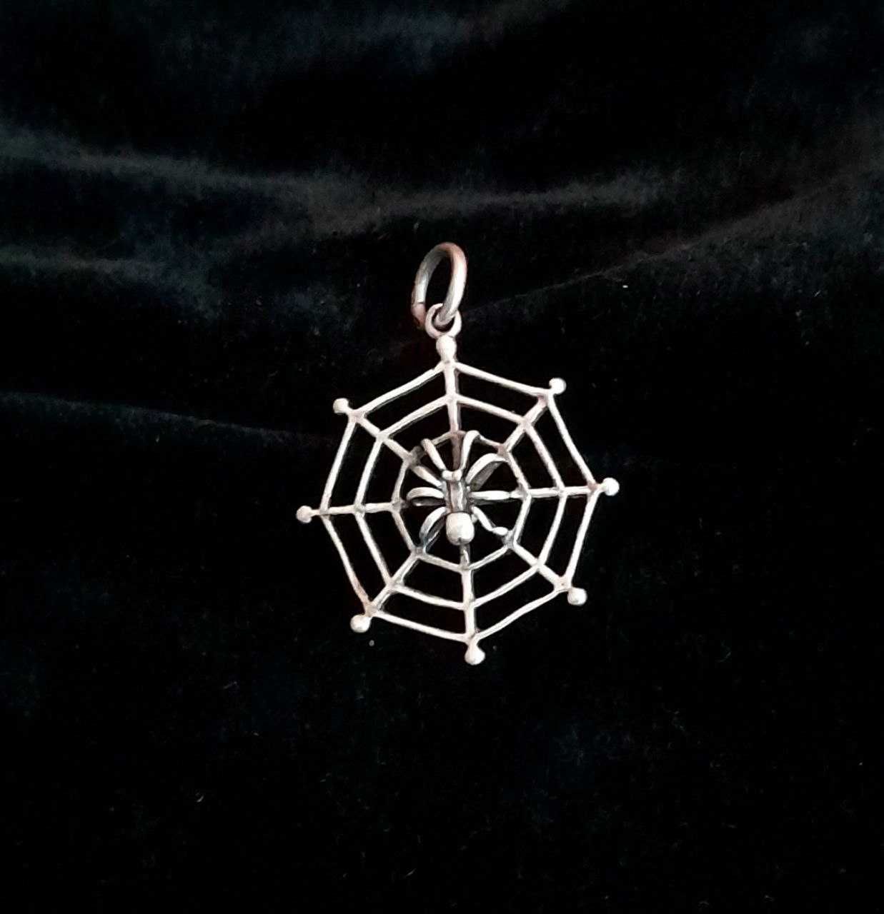 Серебряная WEB-подвеска