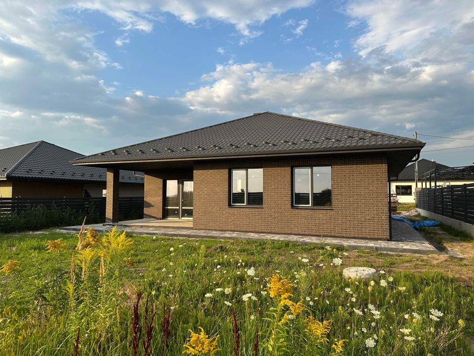 Продам просторий будинок в затишній локації