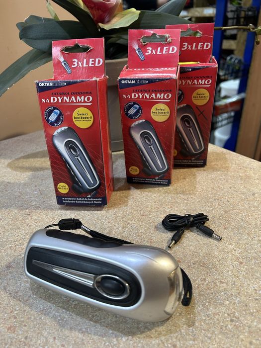 Latarka diodowa na dynamo DL-2131