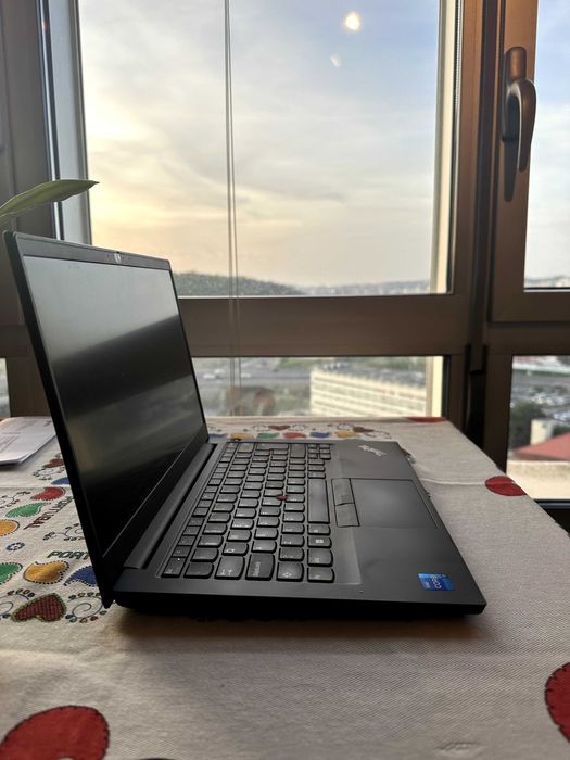 Laptop Lenovo i7, 16GB memória, Thinkpad E14 Gen2 - Perfeito estado