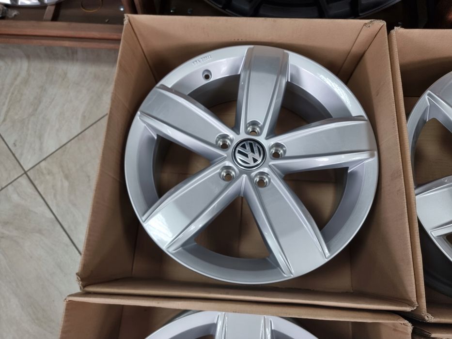 4 X Nowe Felgi Vw Passat B7 B8 Passat Cc Scirocco Tiguan 17 Cali