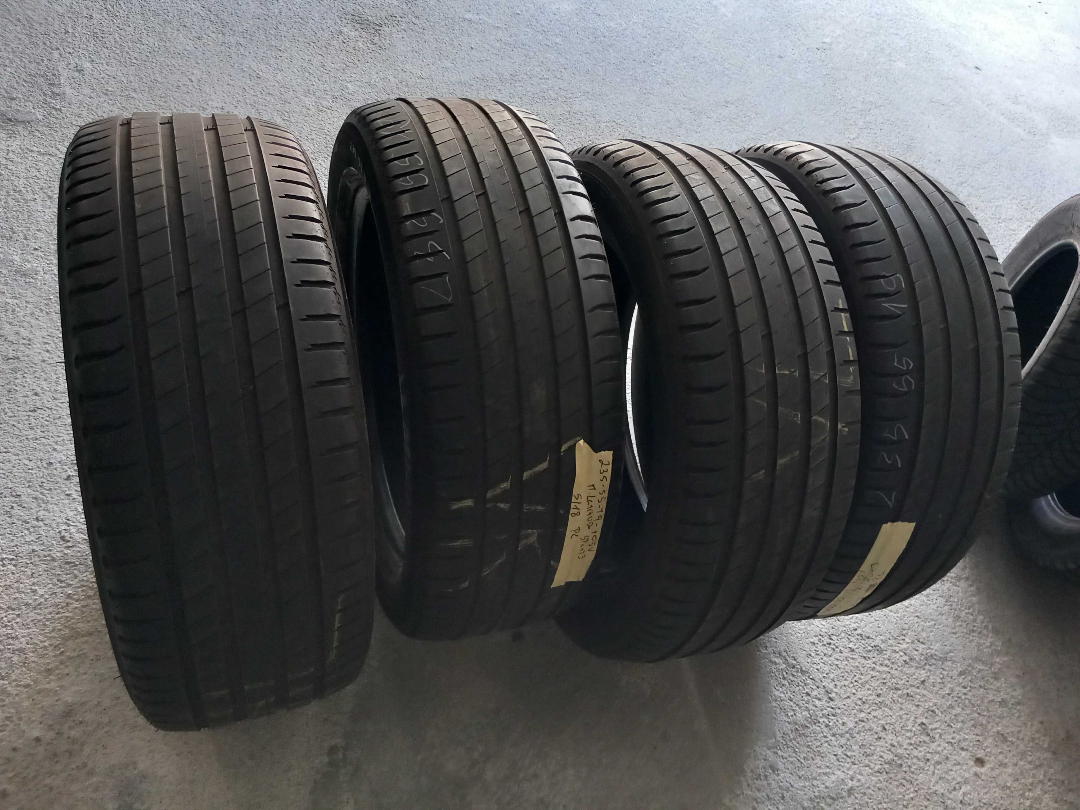 4 Pneus 235/55R19 Michelin