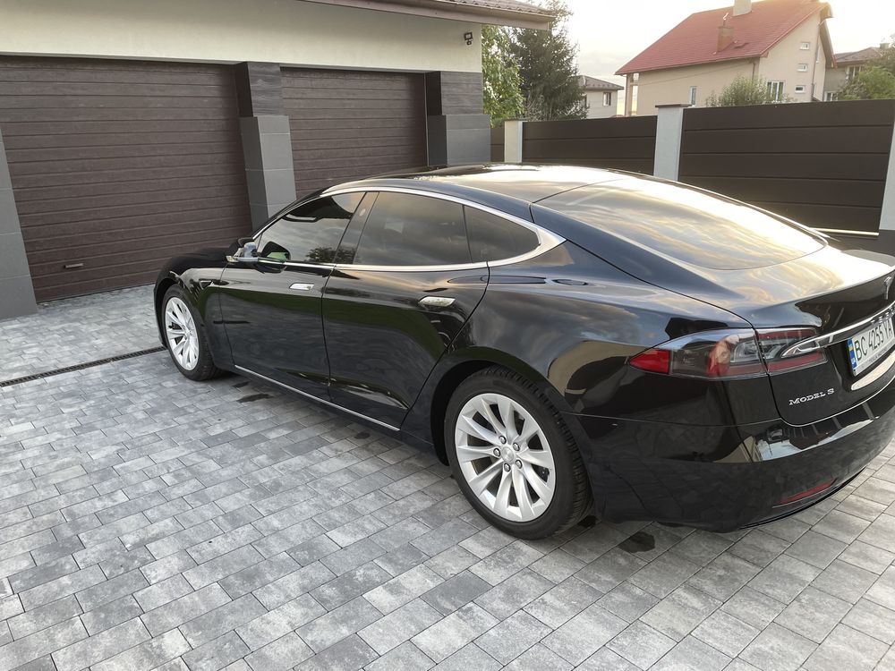 Tesla Model S 75D 2018 intel