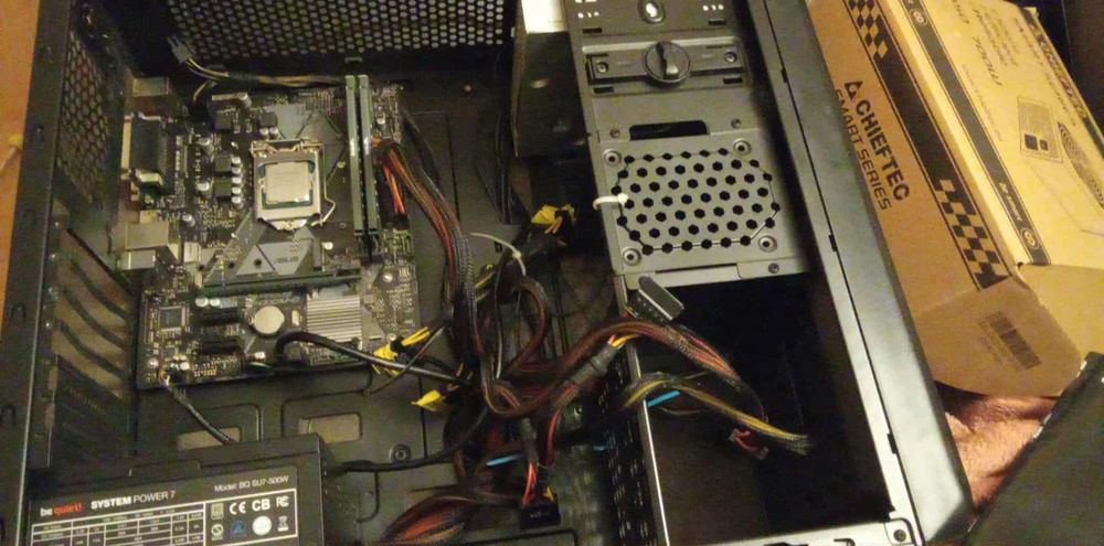 Sprzedam komputera stacjonarny do gier