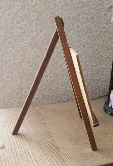 Настільний мольберт