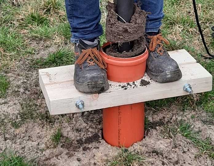 Wiertnica ręczna do wiercenia studni 16m HIT FILM Wypożyczalnia