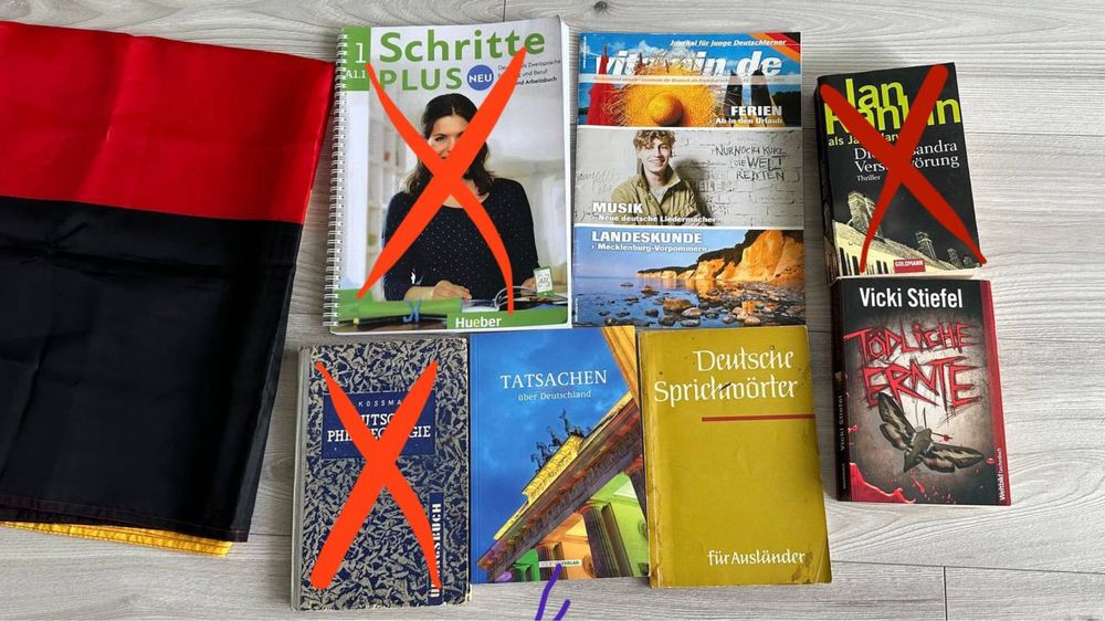 Книги на немецком, журнал, флаг