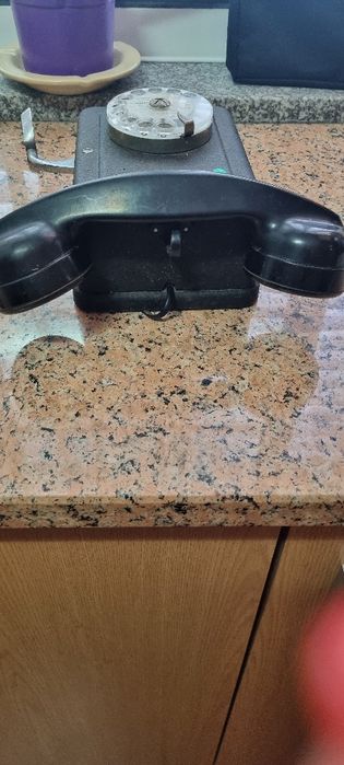 Telefone antigo + 100 anos