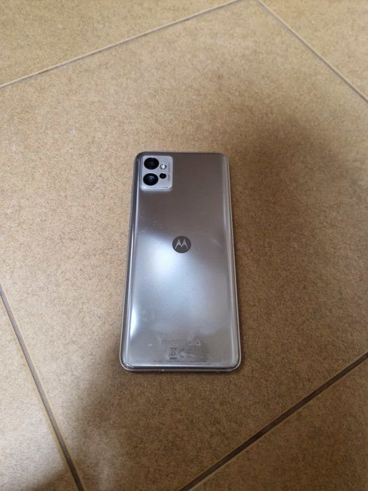 Motorola Moto G32 com ecrã partido