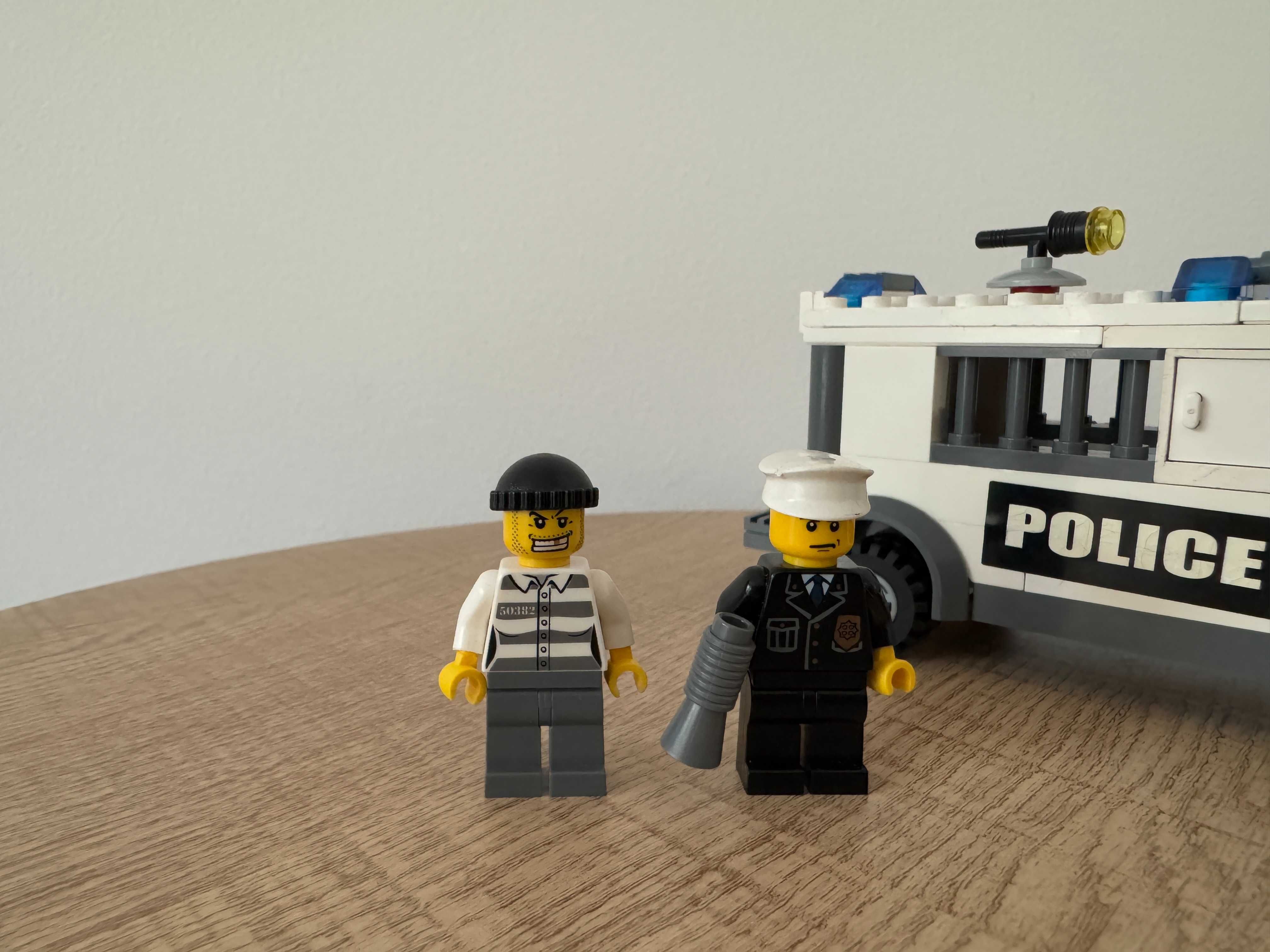 LEGO CITY 7245 Policja Radiowóz Więźniarka Konwój 2005 Policjant