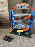 Hot Wheels Гараж для трюків (хот вілсів)