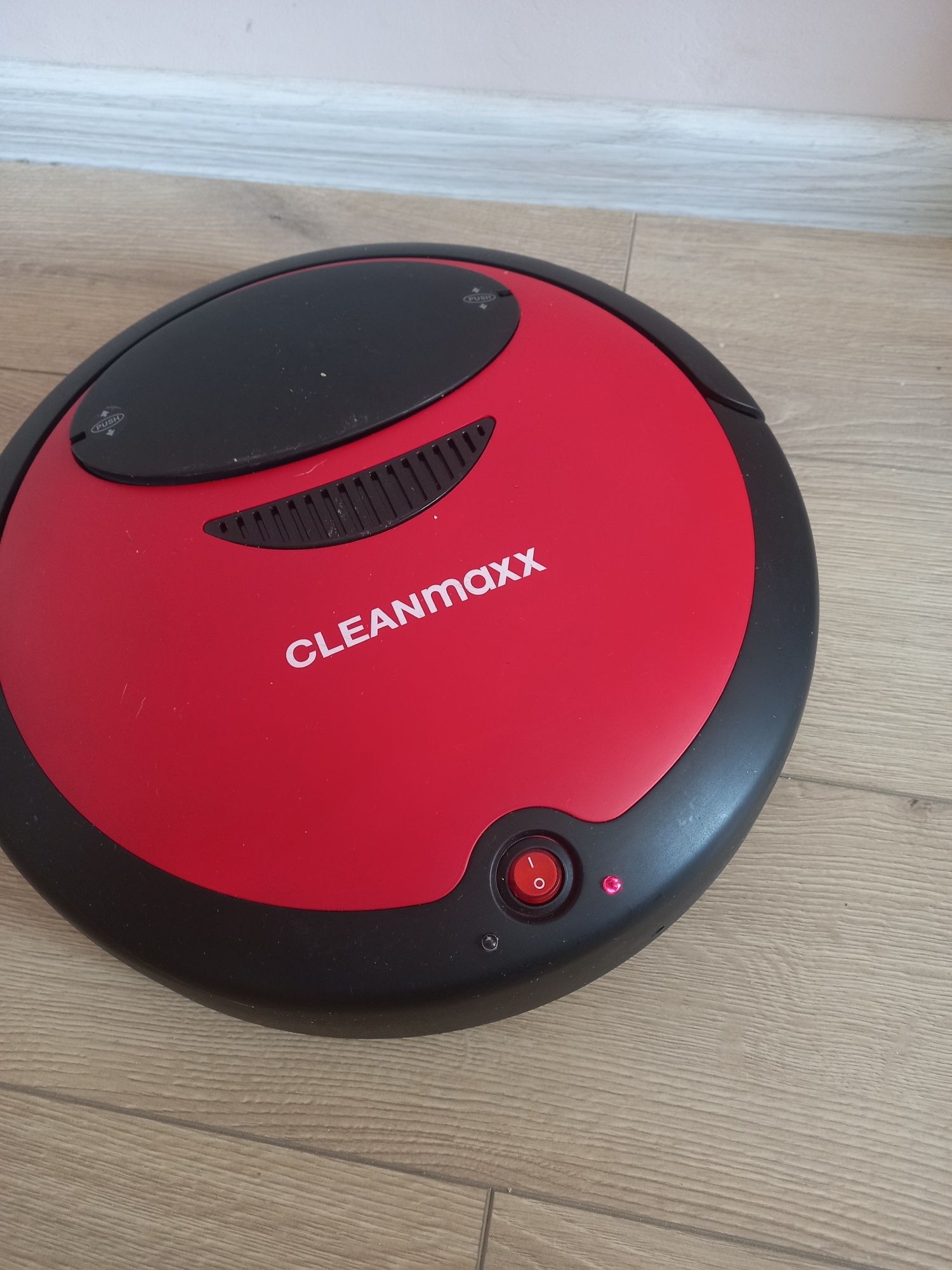 Робот-пилосос Cleanmaxx