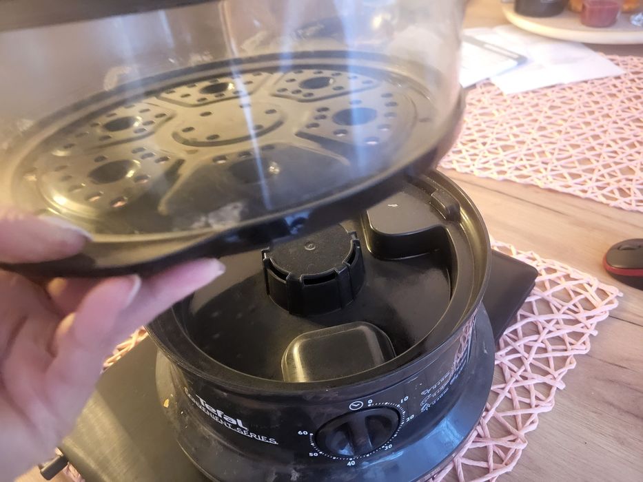 Sprzedam  parowar Tefal elektryczny