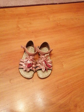 Sandałki dziecięce