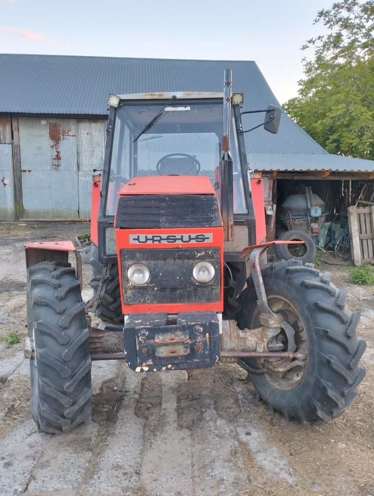 Ursus         902 z przednim napędem