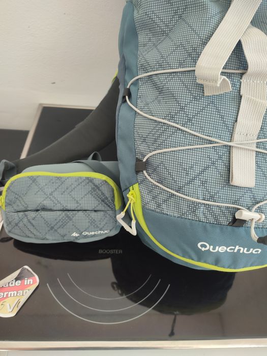 Quechua – це французький бренд одягу та спорядження для пішого туризму