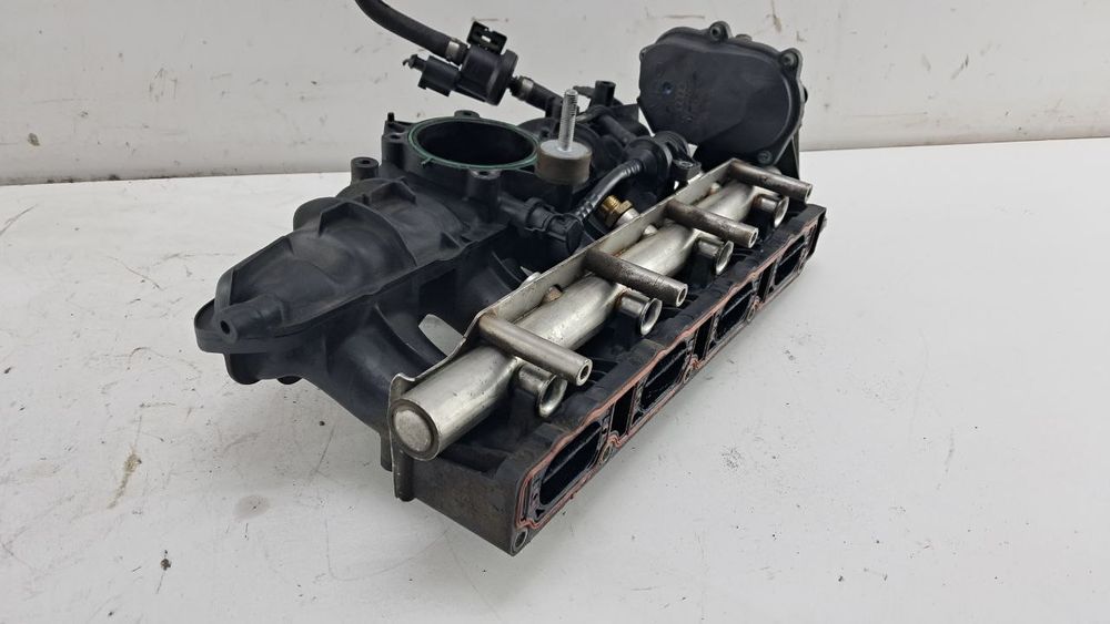 Коллектор Volkswagen Passat B6 2.0 FSI 2005-2010 06F133201P