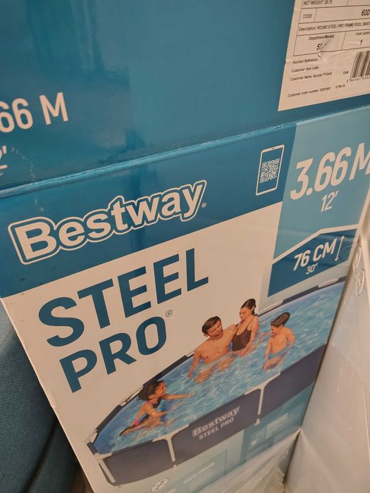 Nowy basen stelażowy