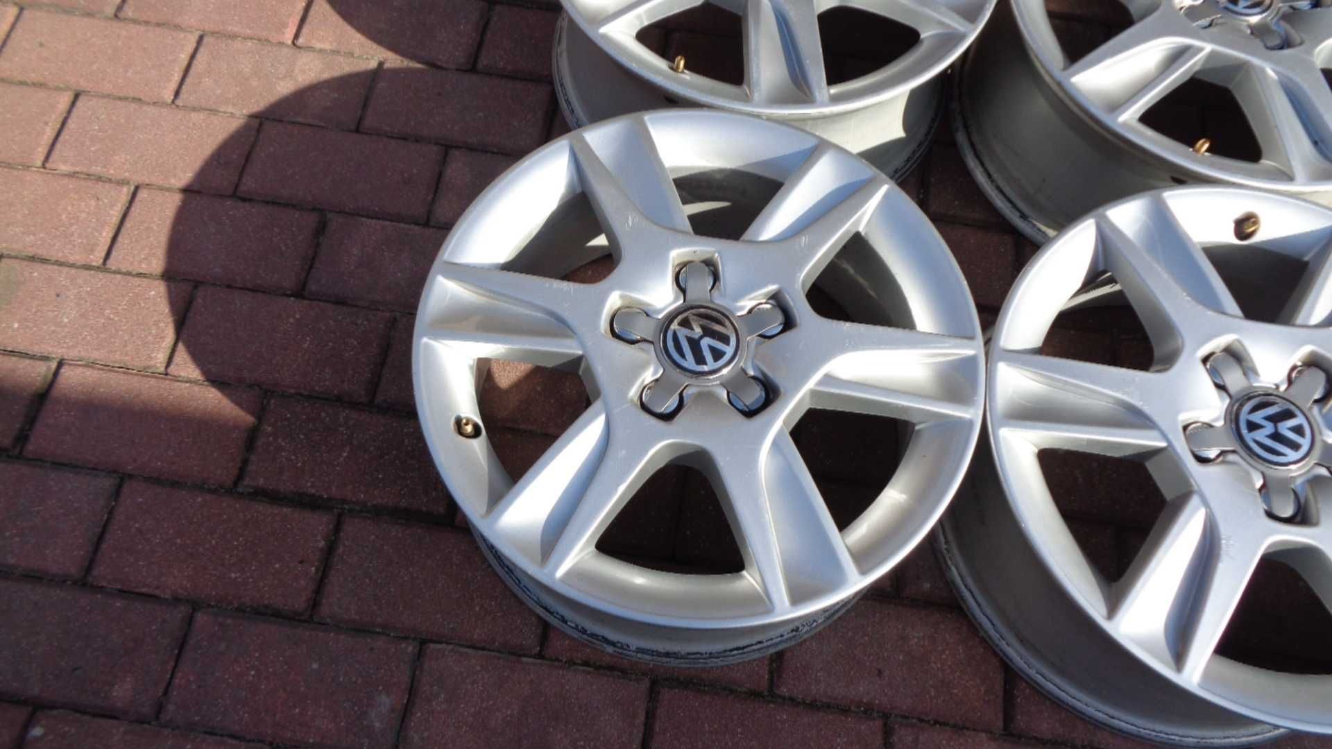 Alufelgi 16 Audi A3 A4 VW Golf V VI V Touran 5x112 sr 57,1mm Et50