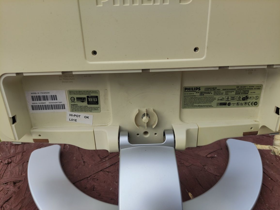 Monitor z okablowaniem Philips 170C4FS/00