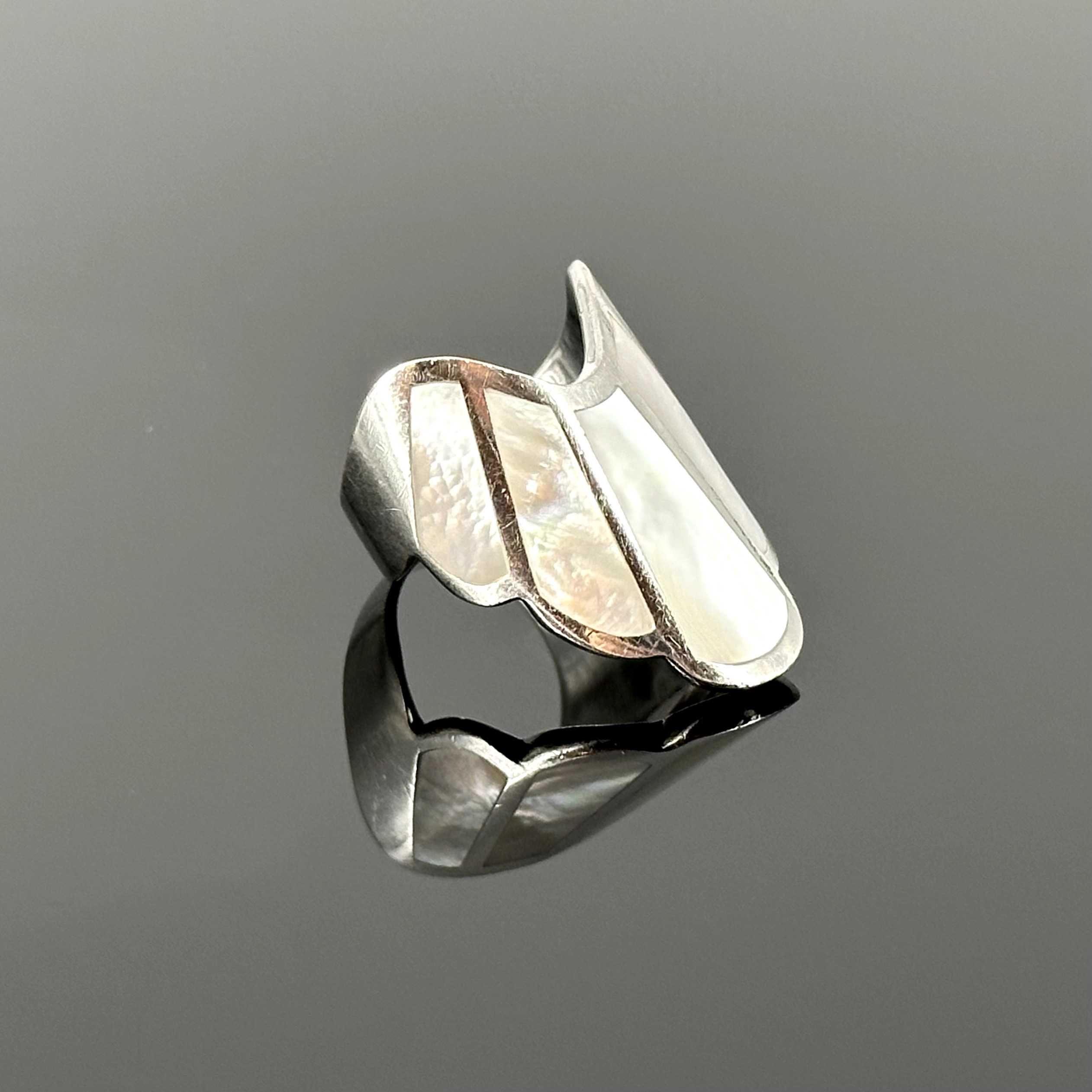 Srebro - Srebrny pierścionek z macicą perłową - próba srebra 925