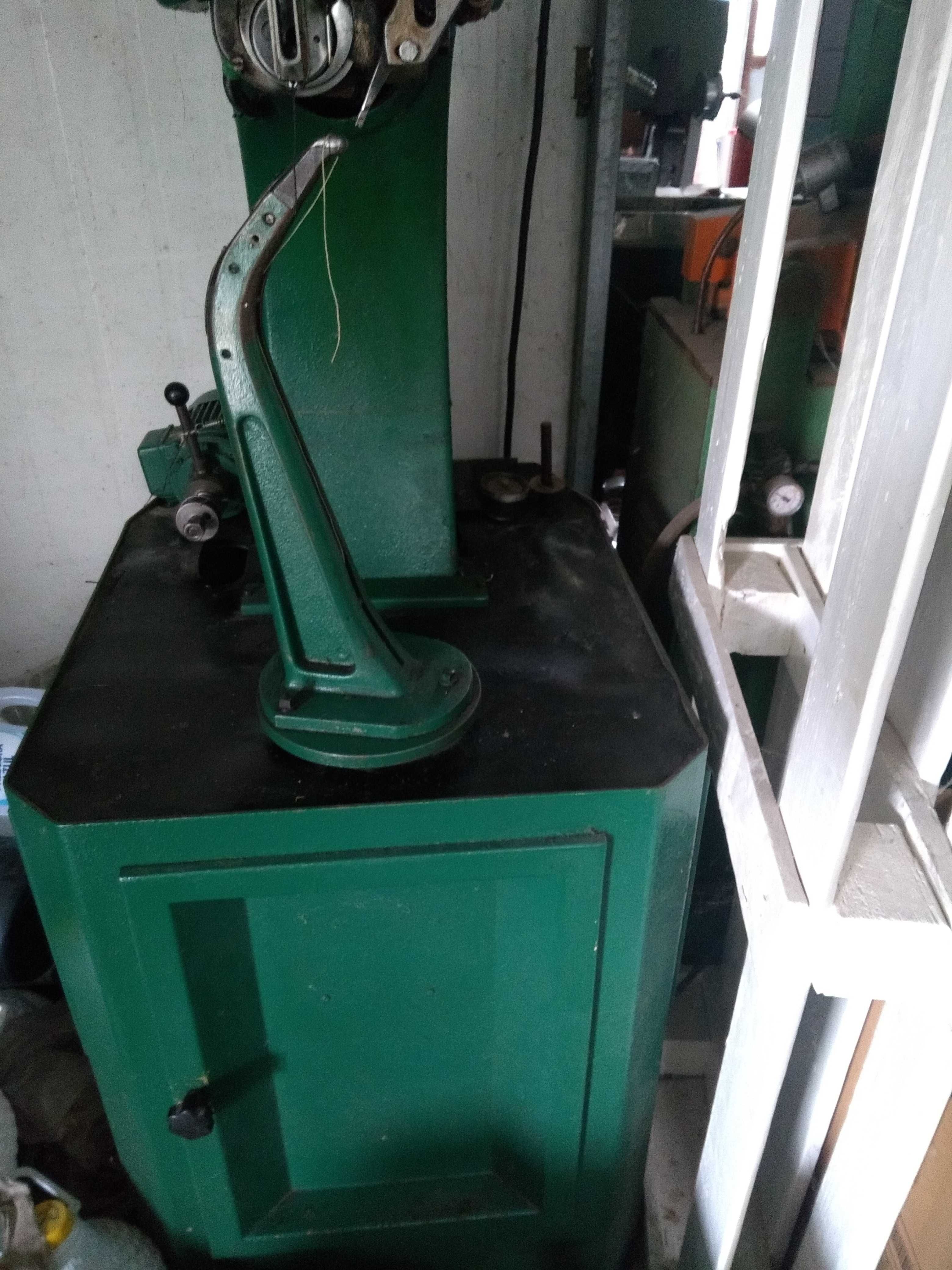 Vendo maquina de coser Bertolaja