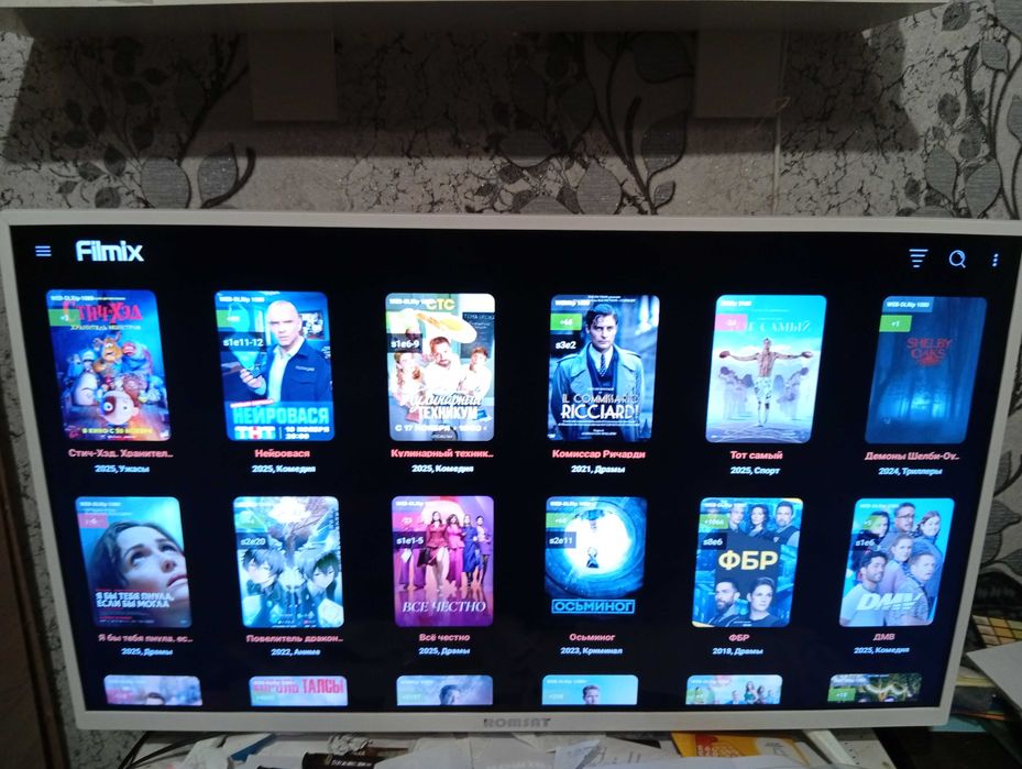 Телевизор Romsat 40 дюймов Smart TV Android