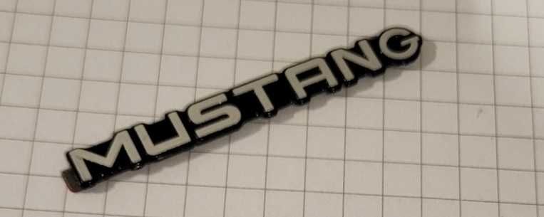Nowy przyklejany znaczek MUSTANG
