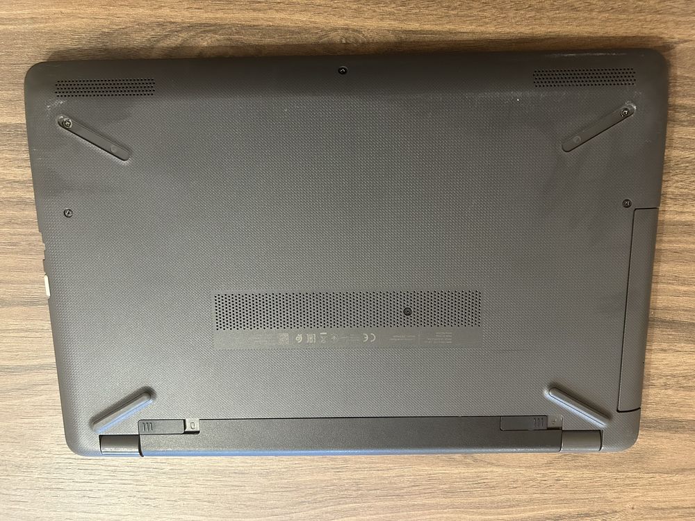 Ноутбук HP 15 дюймів i3