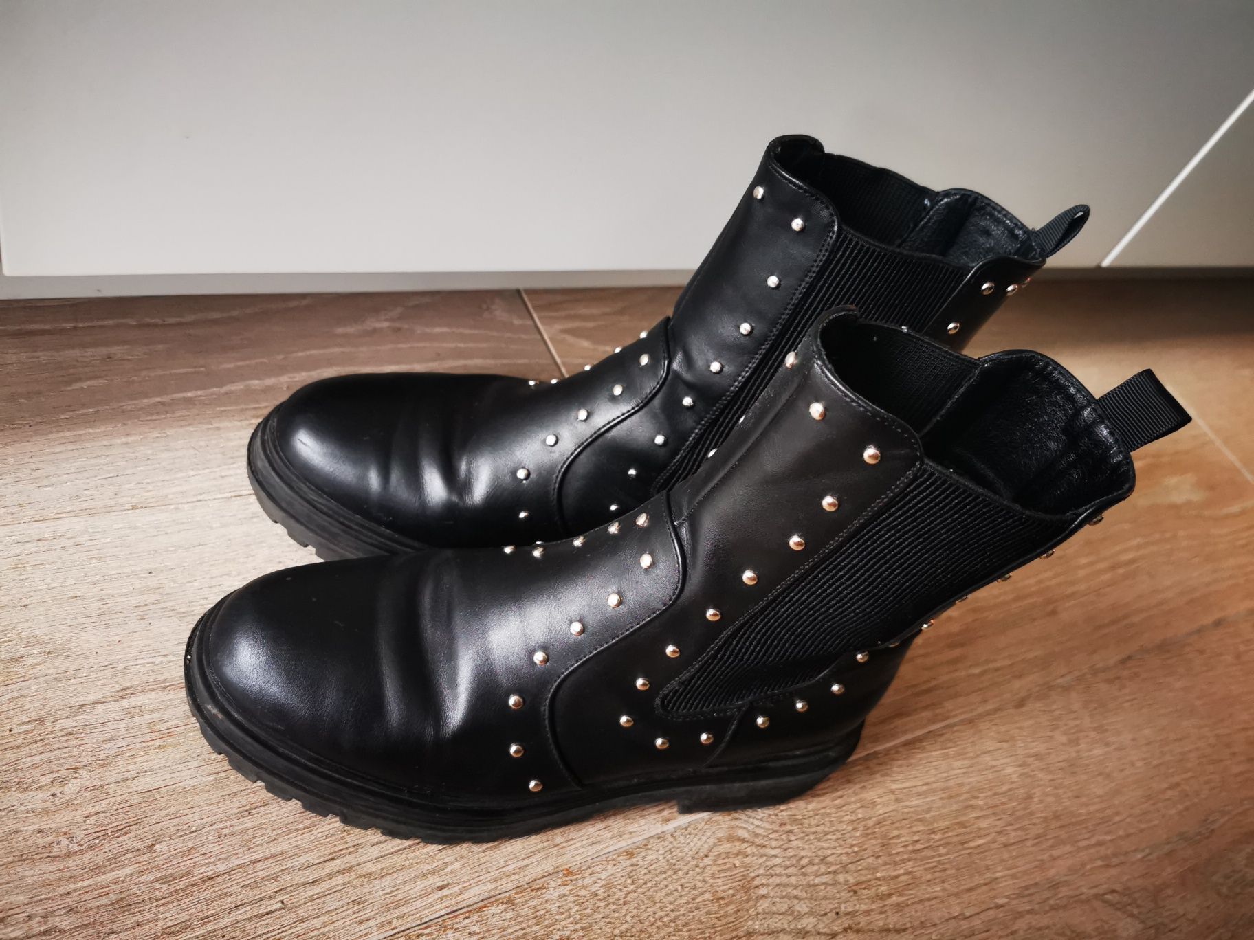 Buty botki damskie czarne DeeZee r. 38 z ćwiekami