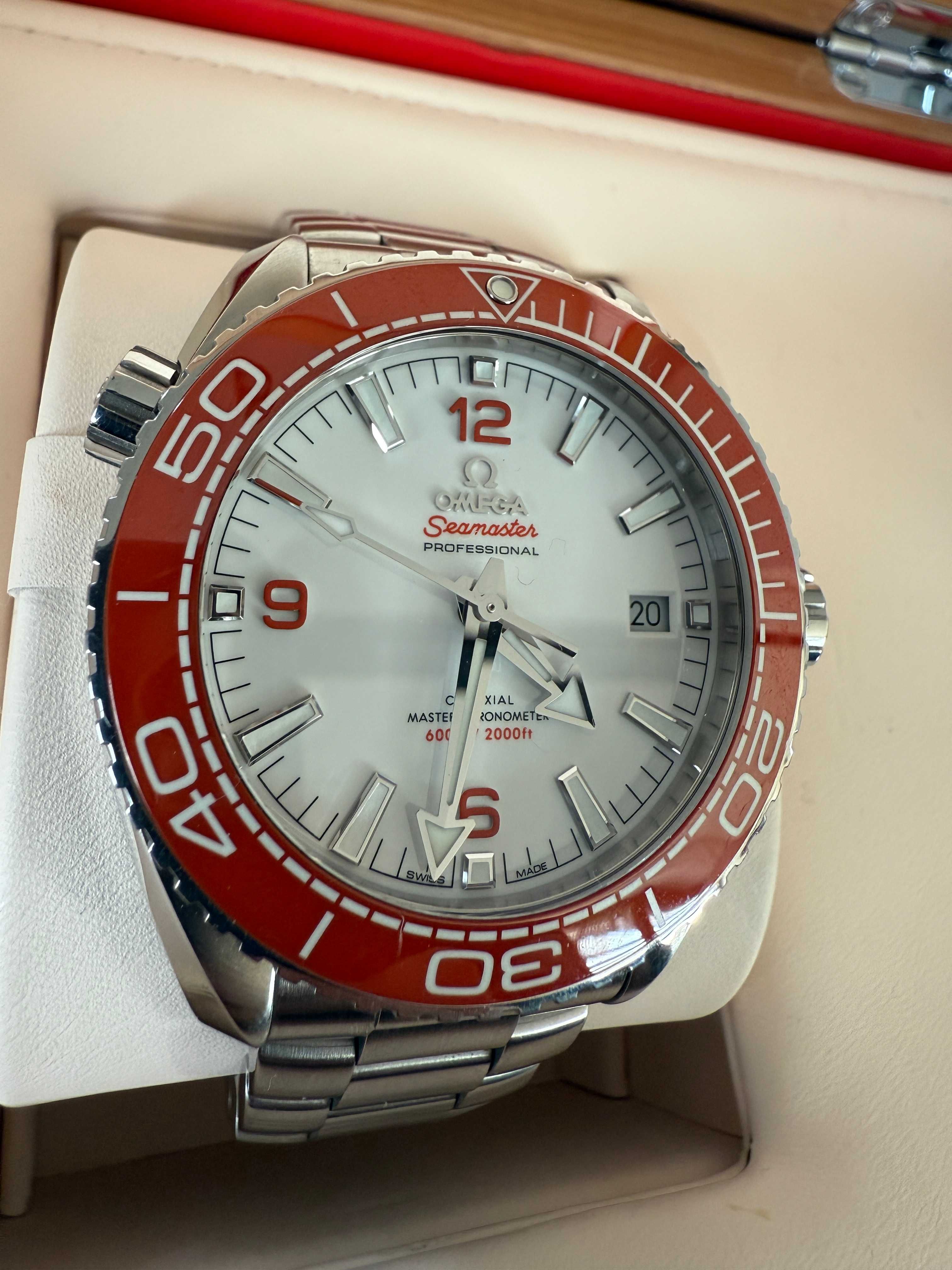 Omega Seamaster Planet Ocean  / 2022