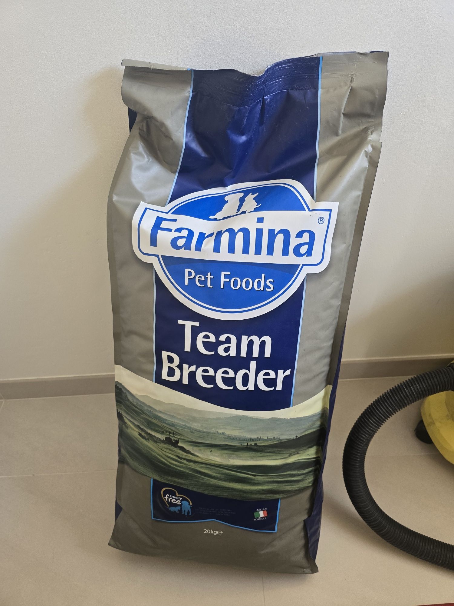 Karma dla psa Farmina BASIC LAMB
