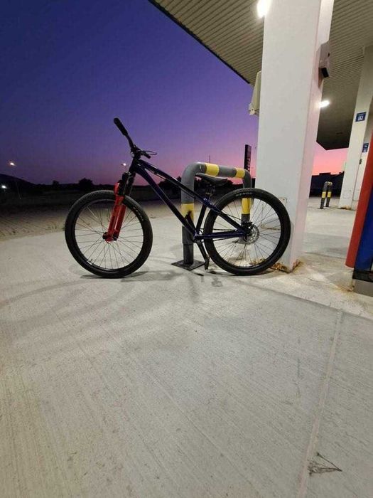 Rower dirt Dartmoor two6Player pro 2024 ŁADNY i zadbany (nowa rama]