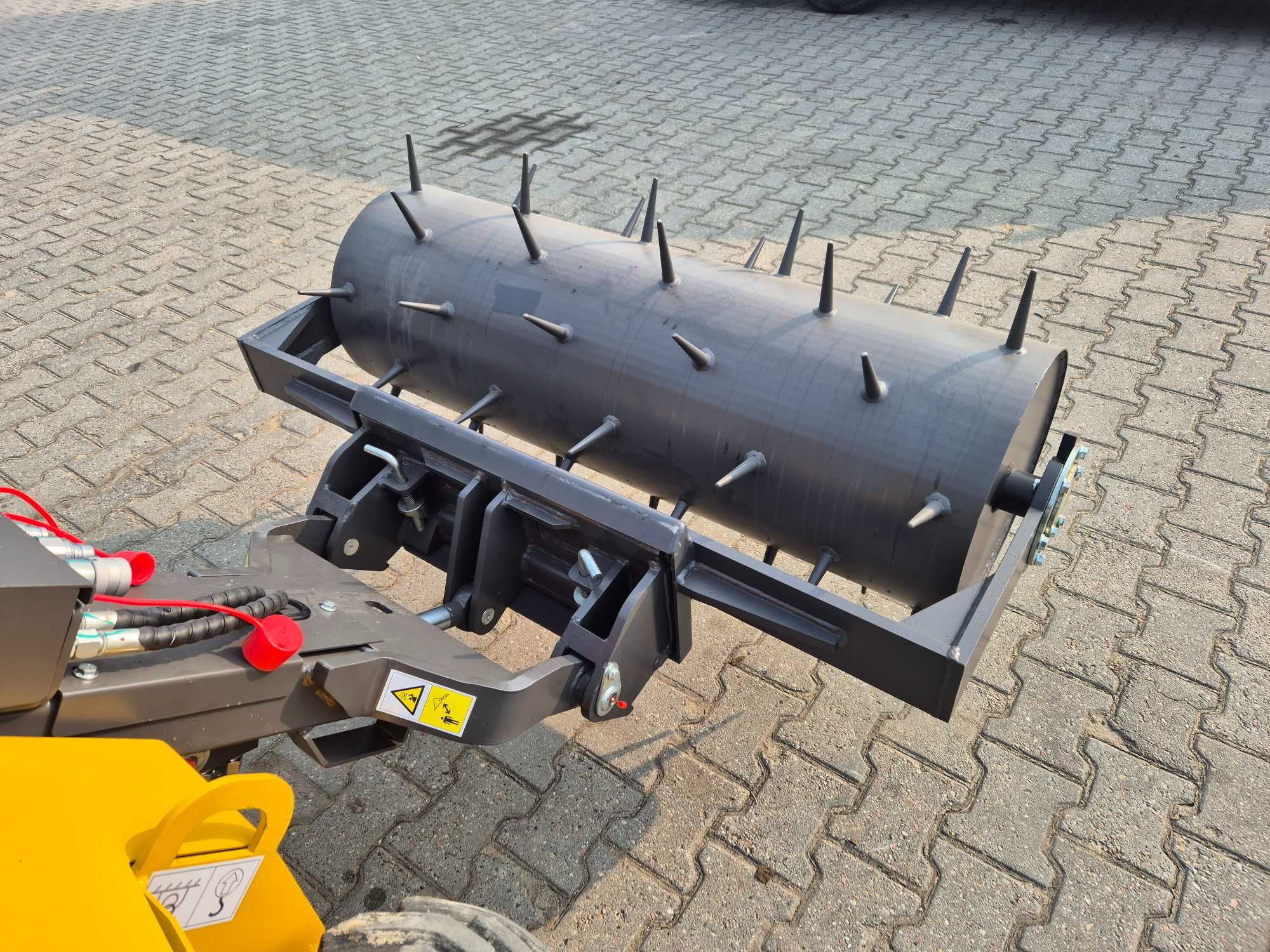 WALEC Z KOLCAMI AERATOR TRAWY do - Dingo, Toro, Vermeer,Boxer i Viking