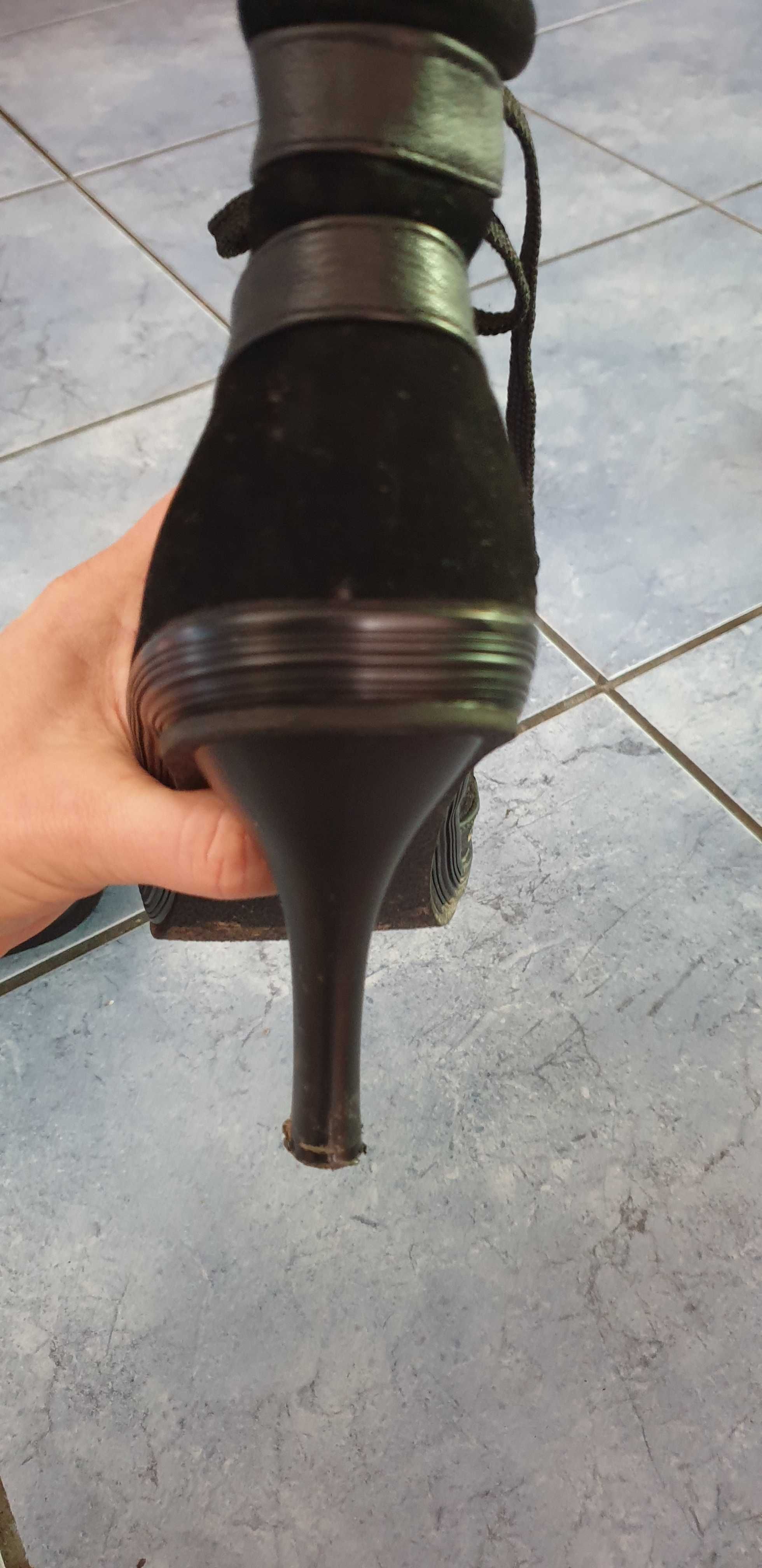 Buty na obcasie r  40 za 10zl