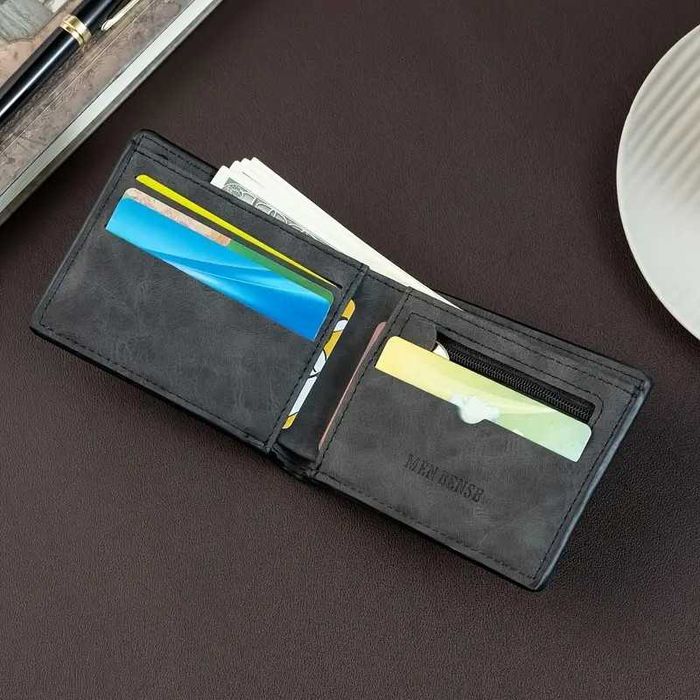 Стильний чоловічий гаманець
Стильний чоловічий гаманець