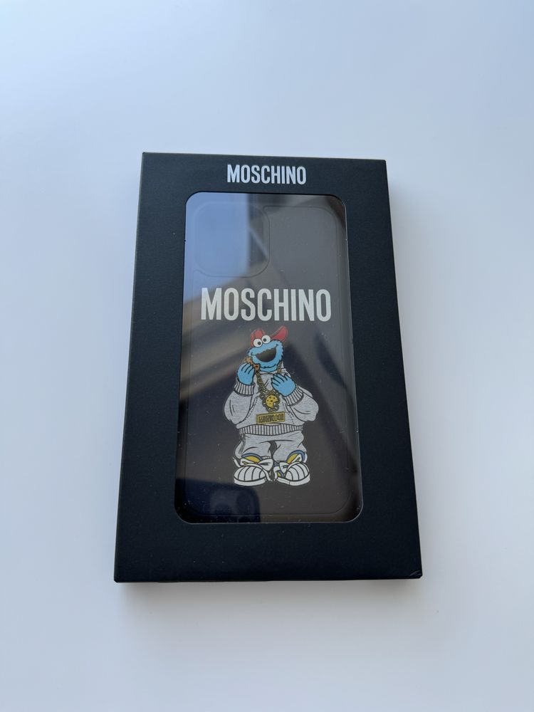 Чехол Moschino для iphone 12/12 pro