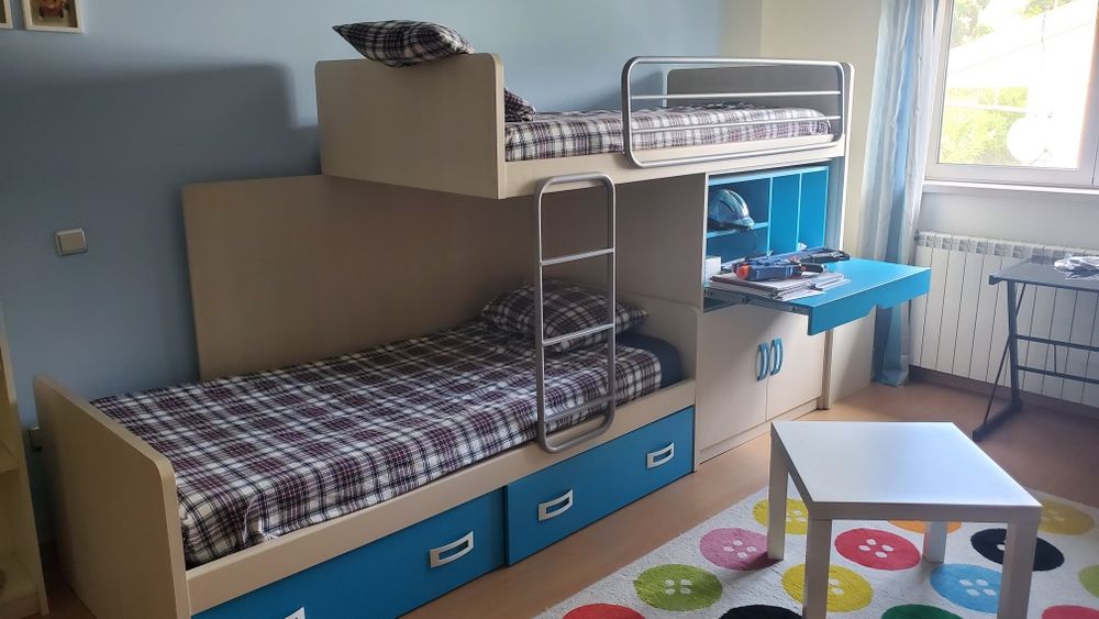 Modulo de 2 beliches com secretária