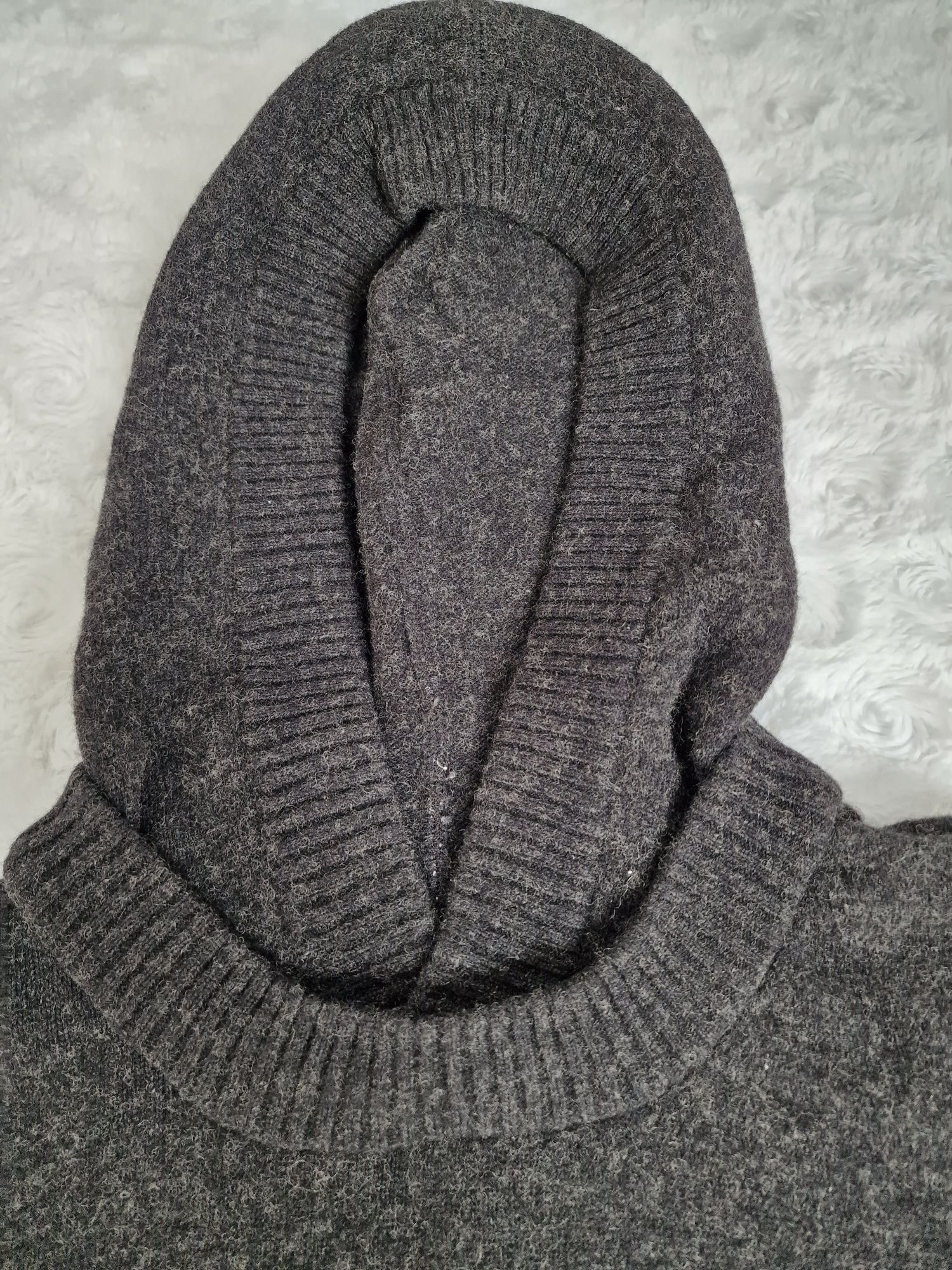 Sweter męski z kapturem top Secret rozmiar M