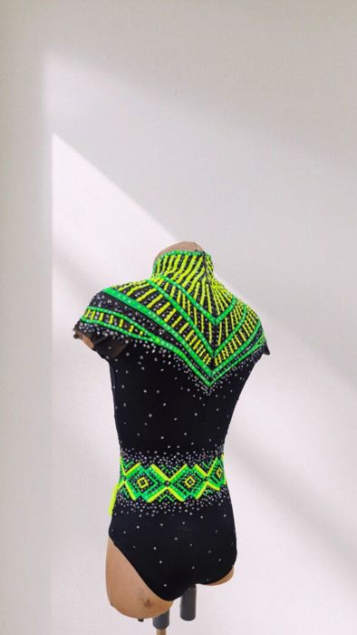 Продається купальник для художньої гімнастики