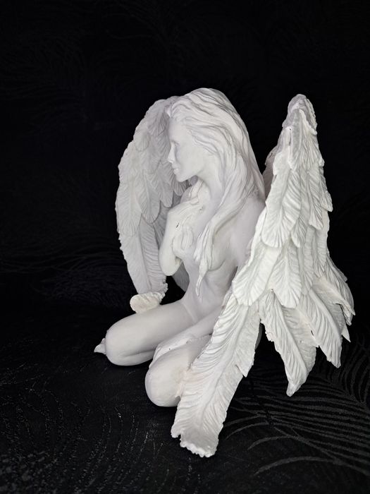 Статуетка дівчина ангел.
