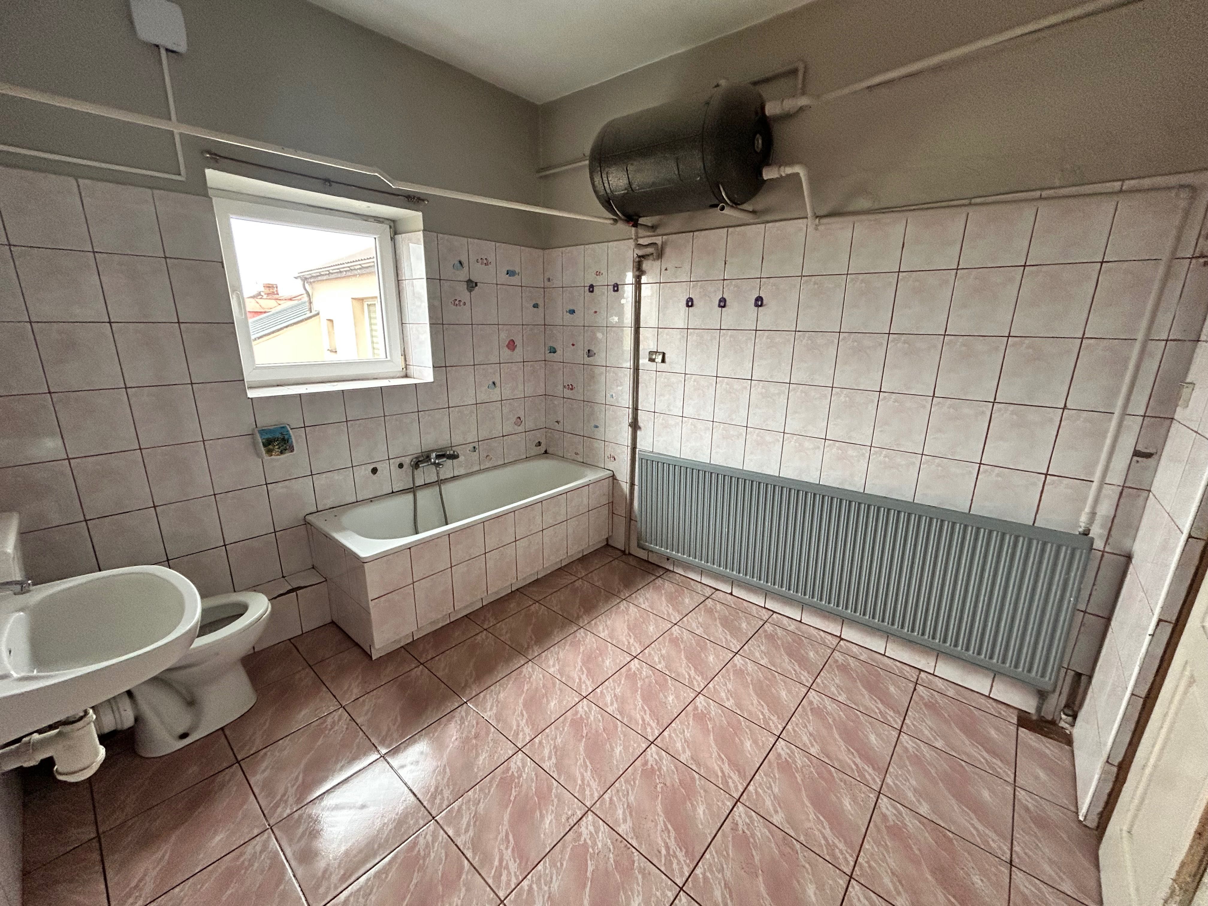 Mieszkanie 115 m2 w kameralnej piętrowej kamienicy w sercu Kocka