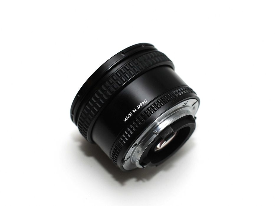 Nikon Nikkor AF 20 mm f/2.8   W-wa