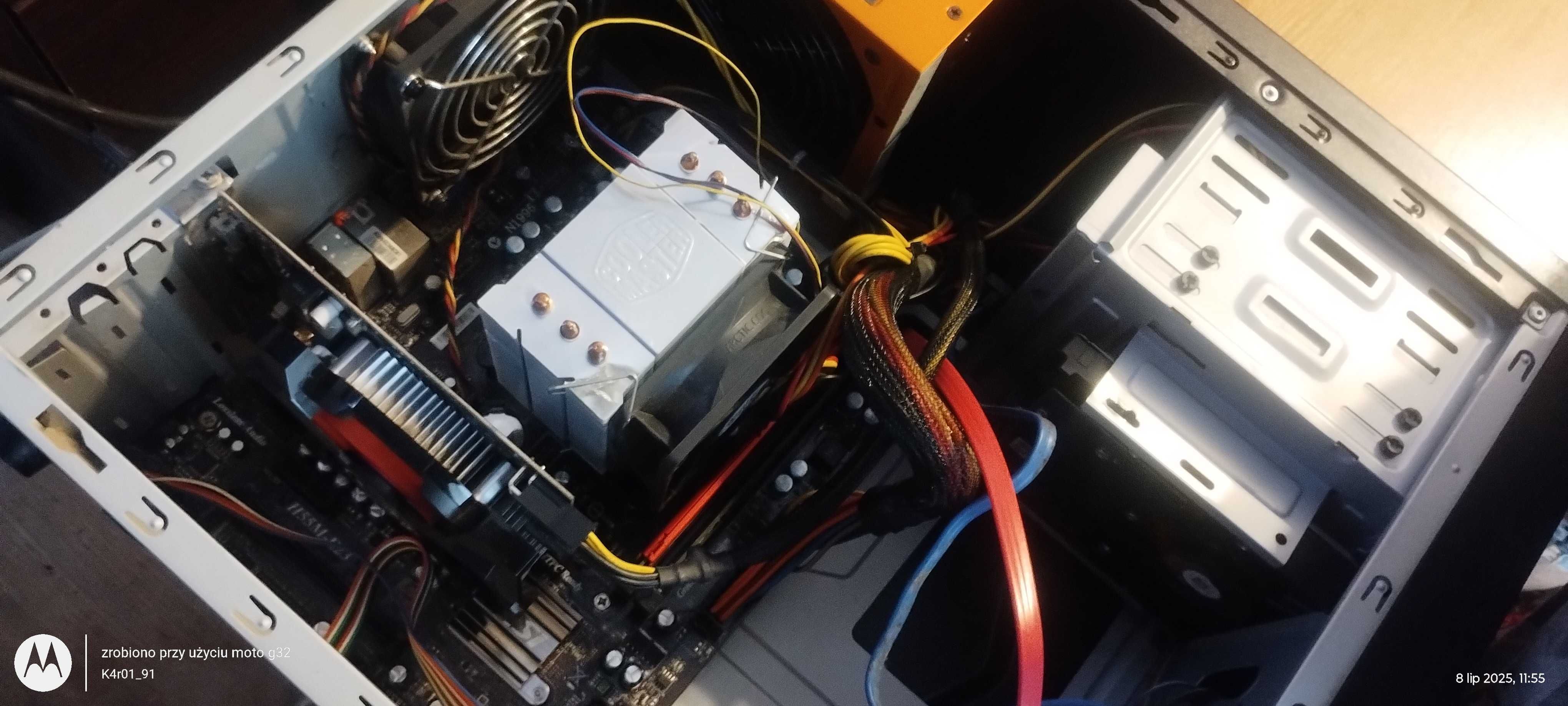 PC Retro Gamingowy +Monitor/i3-3.20Ghz/8gbRAM/GTX650/1000GB/650wat