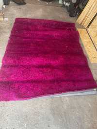 Fioletowy / różowy dywan