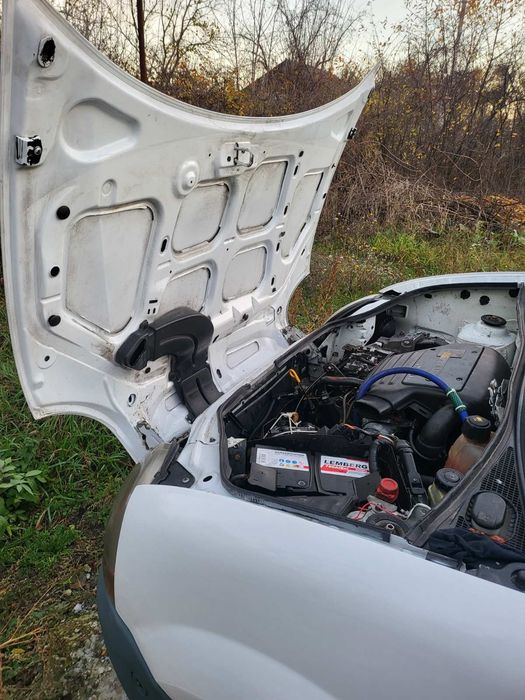 Сімейний або для роботи автомобіль