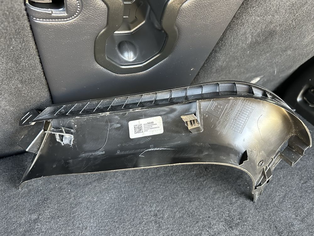 Обшивка дверей багажника Chevrolet Equinox 84445048