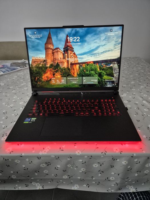 Asus Rog Strix Scar 18